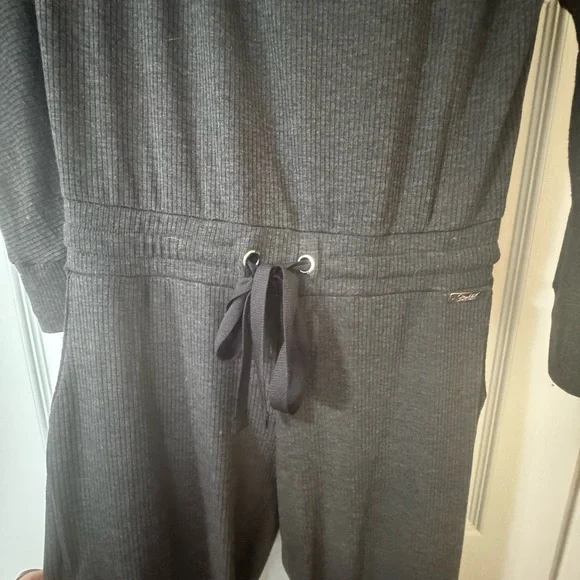 Bombshell Sportswear
Bombshell Sportswear
Charcoal Jumpsuit - Picture 3 of 5